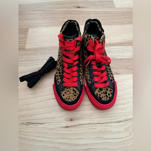 Rag & Bone RB Army High Tops in Tan Cheetah Print |
Size 36.5 US 6.5 New - Picture 3 of 10
